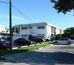 Riverbend Apartments in Fort Lauderdale, FL - Building Photo - Building Photo