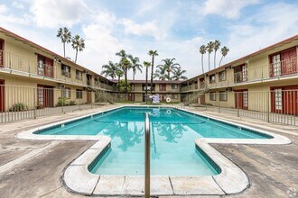Rosemead Apartments in San Gabriel, CA - Building Photo - Building Photo