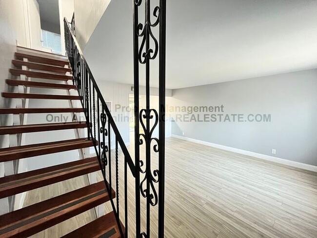 property at 221 Flanders Ct