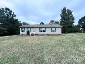 1294 Old United States Hwy 221a in Mooresboro, NC - Building Photo