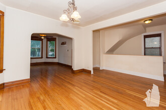 2108 W Addison St, Unit #  01 in Chicago, IL - Foto de edificio - Building Photo