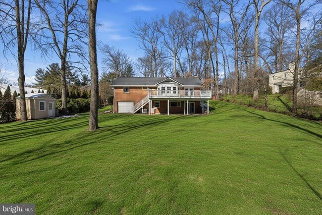 property at 3033 Sylvan Dr