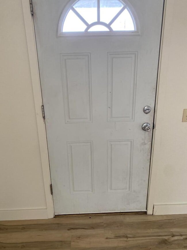 2205 Oak Ave in Klamath Falls, OR - Building Photo - Building Photo