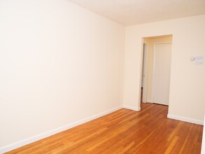 1027 Commonwealth Ave in Boston, MA - Building Photo - Building Photo