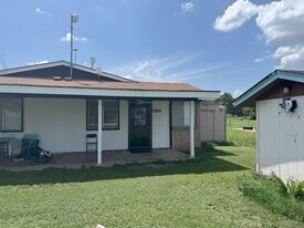 109 Logan Dr in Buchanan Dam, TX - Building Photo