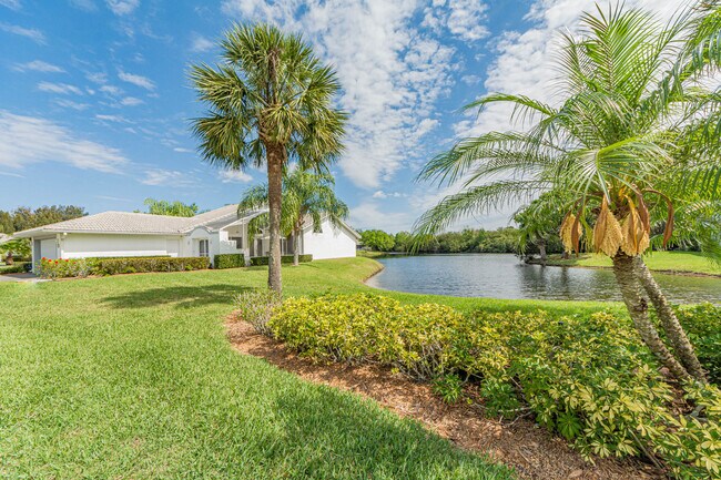 1700 Aynsley Way in Vero Beach, FL - Building Photo - Building Photo