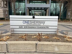 225 Sherway Gardens Rd in Toronto, ON - Building Photo - Building Photo