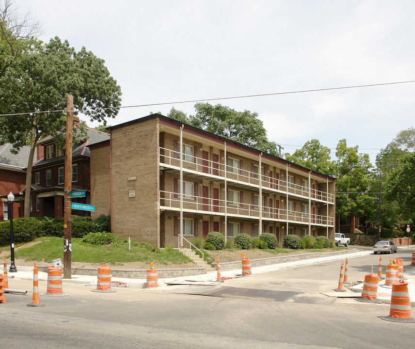 2262 N High St in Columbus, OH - Building Photo