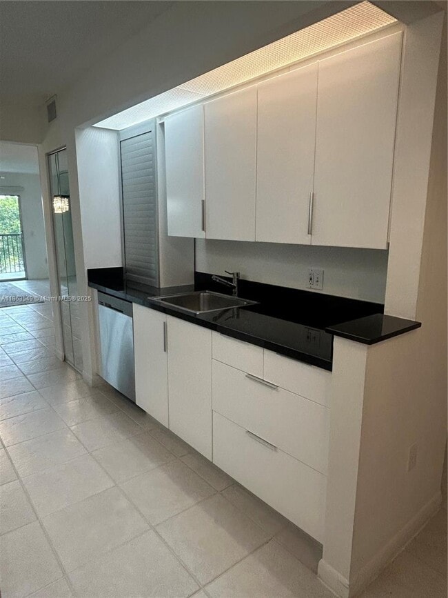 901 SW 141st Ave in Pembroke Pines, FL - Building Photo - Building Photo
