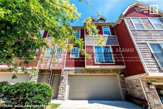 property at 2828 W Hillshire Dr