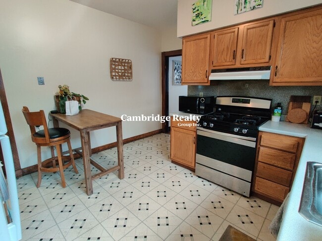 56 Pearl St, Unit 2T in Cambridge, MA - Building Photo - Building Photo