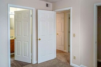 CAMBRIDGE POINTE in Henderson, KY - Foto de edificio - Building Photo