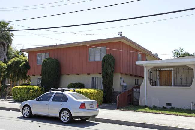 145 Chumalia St in San Leandro, CA - Building Photo - Building Photo