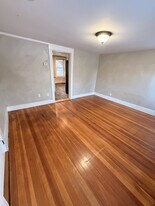 187 Beach St in Marlborough, MA - Building Photo