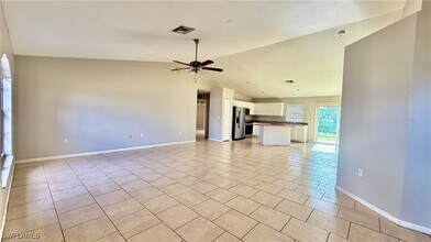 528 Peerless Cir in Lehigh Acres, FL - Building Photo - Building Photo