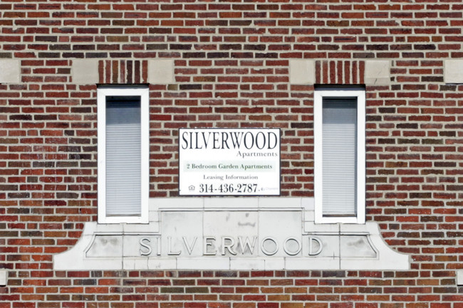 Silverwood Apartments in St. Louis, MO - Foto de edificio - Building Photo