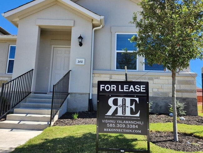 202 Doodle Ln in Hutto, TX - Building Photo - Building Photo