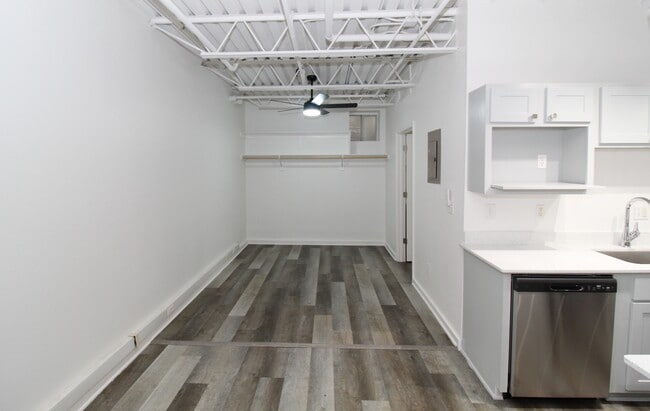 Molly Court in Fayetteville, AR - Foto de edificio - Building Photo