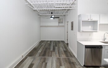 Molly Court in Fayetteville, AR - Building Photo - Building Photo