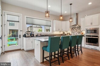 12258 Sessile Commons in Fairfax, VA - Building Photo - Building Photo