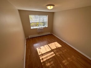7300 N Ridge Blvd, Unit 204 in Chicago, IL - Foto de edificio - Building Photo