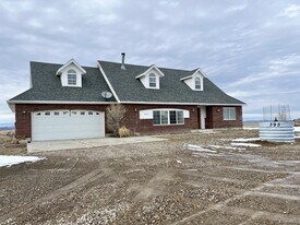 395 Blakeland Dr in Spring Creek, NV - Building Photo