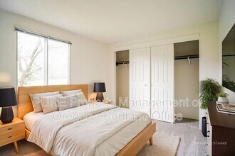 14128 NE Sandy Blvd in Portland, OR - Building Photo - Building Photo