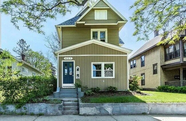 property at 627 Pierce St NE
