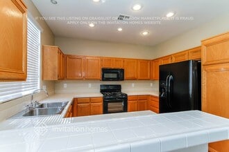 1620 Remembrance Hill St in Las Vegas, NV - Foto de edificio - Building Photo