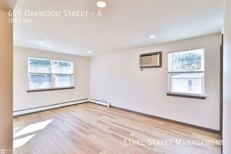 609 Oakwood St in Easton, PA - Building Photo - Building Photo