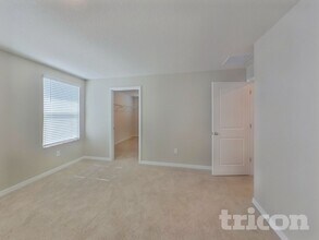 10733 Hidden Banks Gln in Parrish, FL - Foto de edificio - Building Photo