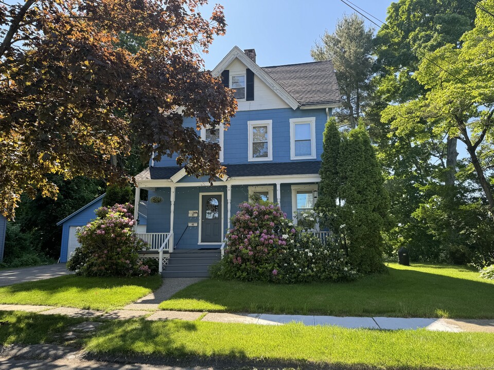 47 Reed St in Milford, CT - Building Photo