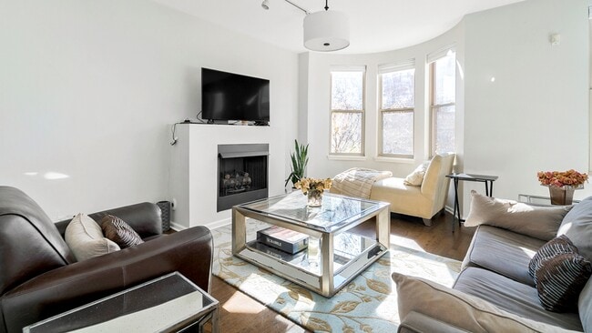 property at 720 W Evergreen Ave