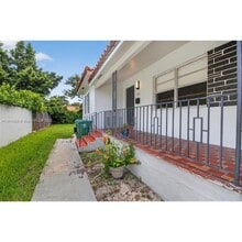 2744 SW 23rd Ter in Miami, FL - Building Photo - Building Photo
