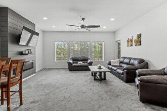 14000 N 94th St in Scottsdale, AZ - Foto de edificio - Building Photo