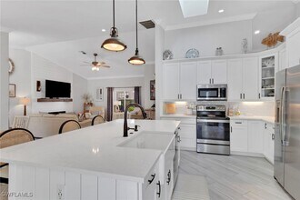 1151 Jardin Dr in Naples, FL - Building Photo - Building Photo