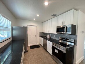 1147 Alma St in Clearwater, FL - Building Photo - Building Photo