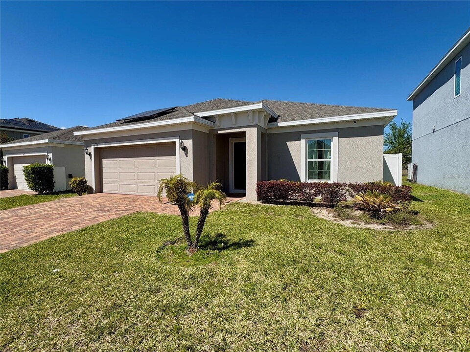 883 Benjamin Trail in Davenport, FL - Building Photo