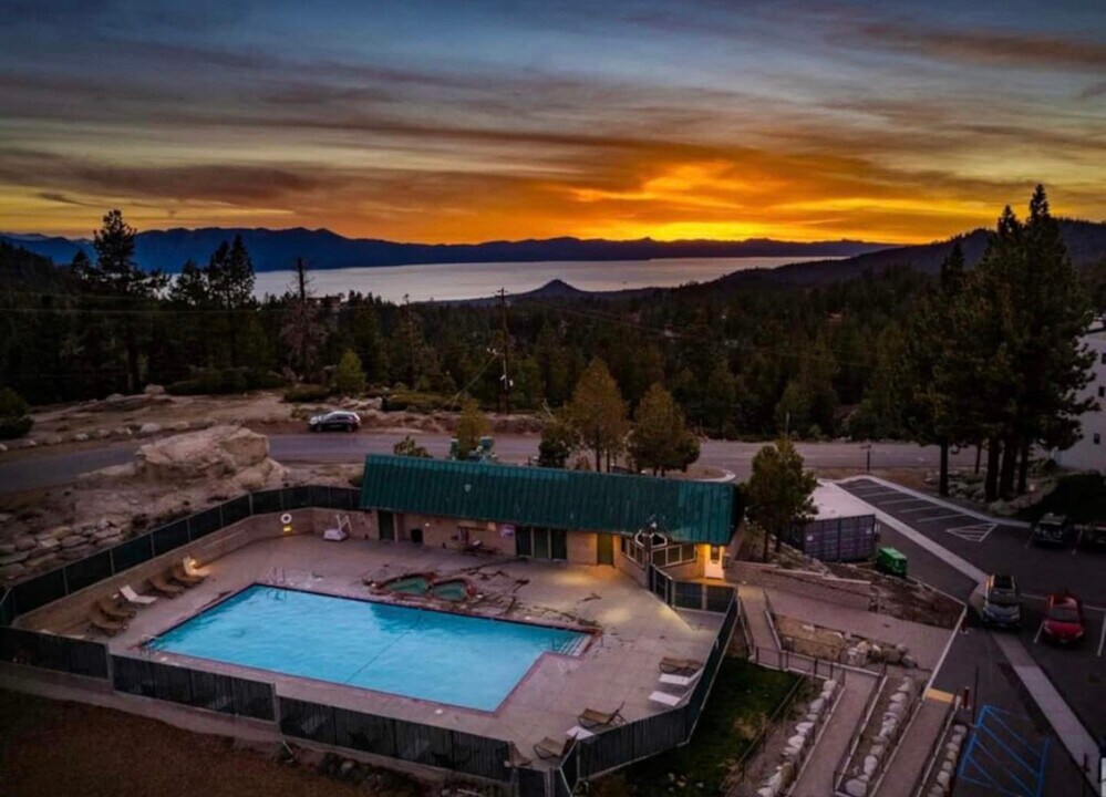 315 Olympic Ct in Stateline, NV - Building Photo