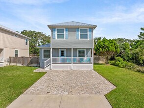 302 Twelvth St in St. Augustine, FL - Building Photo - Building Photo
