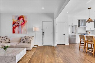 88 Peachtree Memorial Dr NW in Atlanta, GA - Building Photo - Building Photo