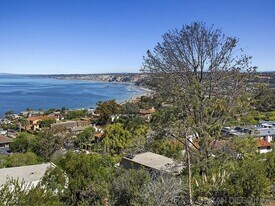 1703 Castellana Rd in La Jolla, CA - Building Photo
