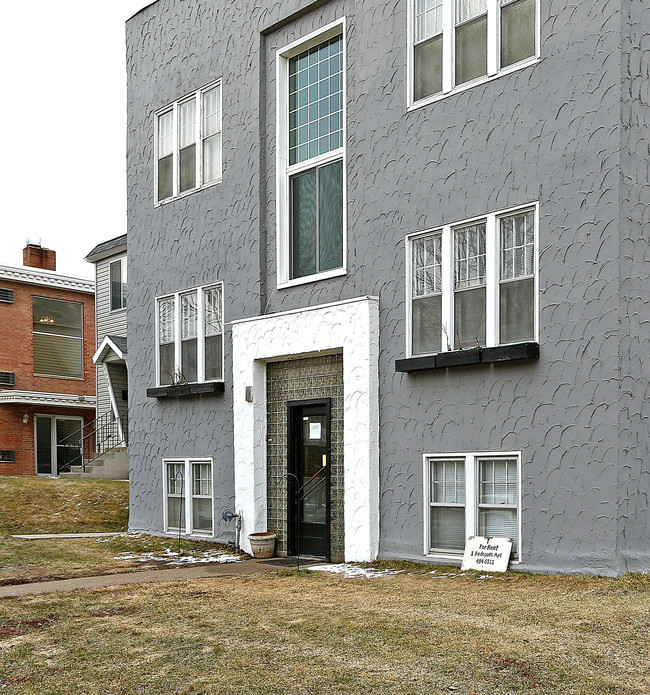 1532 Grand Ave in St. Paul, MN - Building Photo - Building Photo