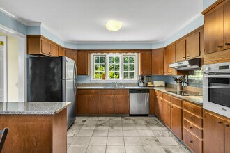 44 Liberty St in Madison, CT - Building Photo - Building Photo