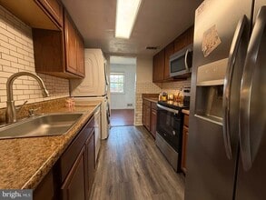 2313 McClellan Ct in Dumfries, VA - Foto de edificio - Building Photo