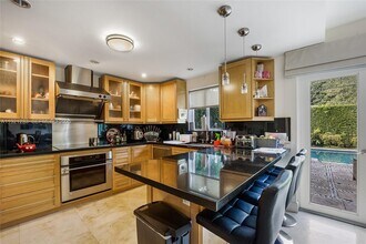 10670 SW 77th Ave in Miami, FL - Building Photo - Building Photo