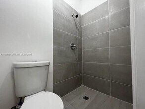 1381 NW 56th St in Miami, FL - Building Photo - Building Photo