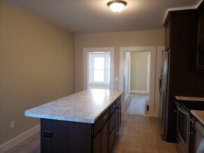 12 Booker St, Unit Apt C in Lisbon, ME - Building Photo - Building Photo