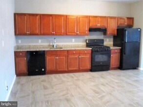 132 William St in Hightstown, NJ - Building Photo - Building Photo
