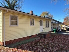 307 Murray St in High Point, NC - Building Photo